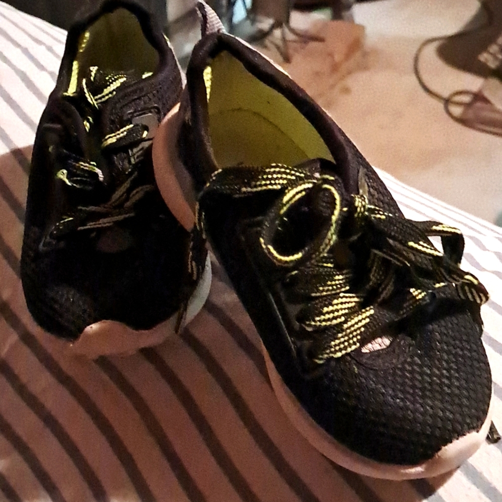 Toddler shoes